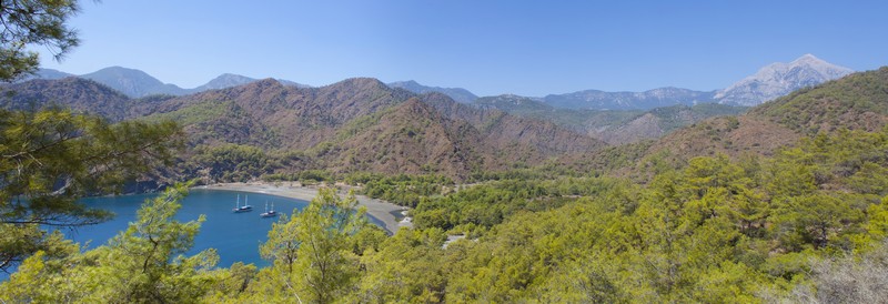 Панорама Ликии, справа гора Олимпос